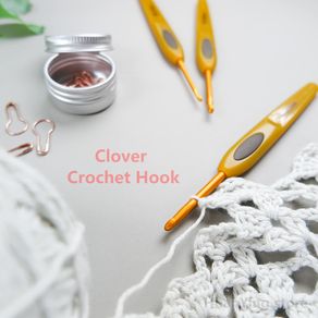 Clover Amour Crochet Hook, 4.50mm, Blue
