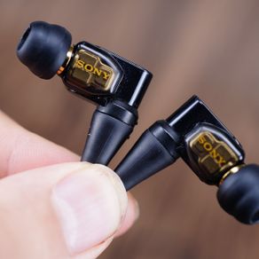 XBA-300AP Sony High Resolution In-ear Headphone with Mic