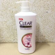 Clear New Sakura Fresh Essence Anti-Dandruff Scalp Care Fragrant Hair Shampoo 650ML