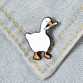 Fashion Game Untitled HONK Goose Hard Enamel Brooch Pins Metal Alloy Fashion Jewelry Lapel Pins Badges Accessories